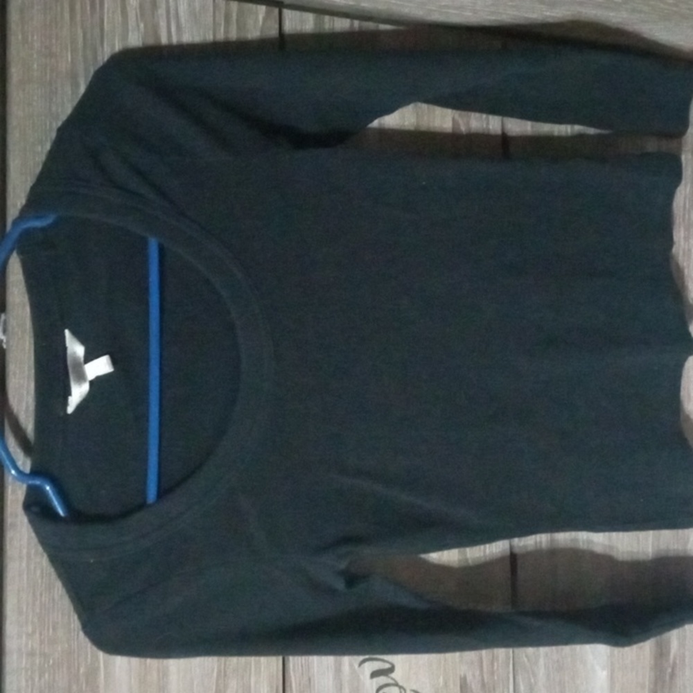 Black long sleeve banana Republic t-shirt